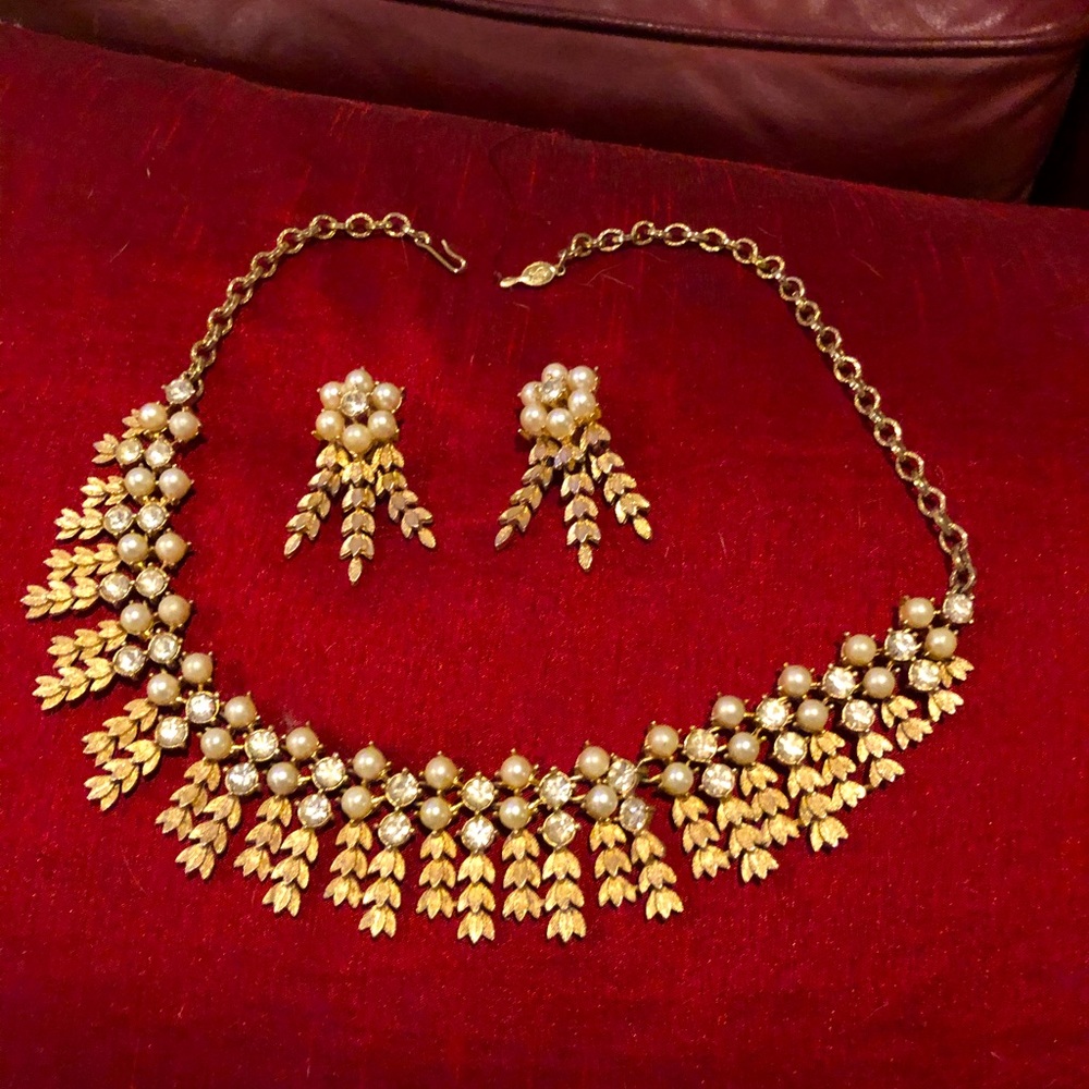 SARAH COVENTRY GOLD/STONE/PEARL NECKLACE/EARRINGS